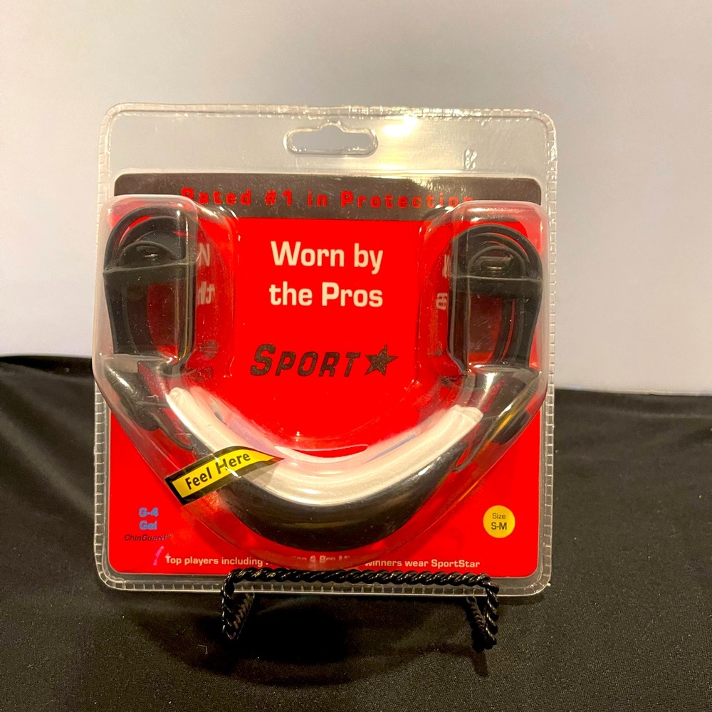 Sports Star Gear NWT G-4 Gel Chin Guard Size S-M
